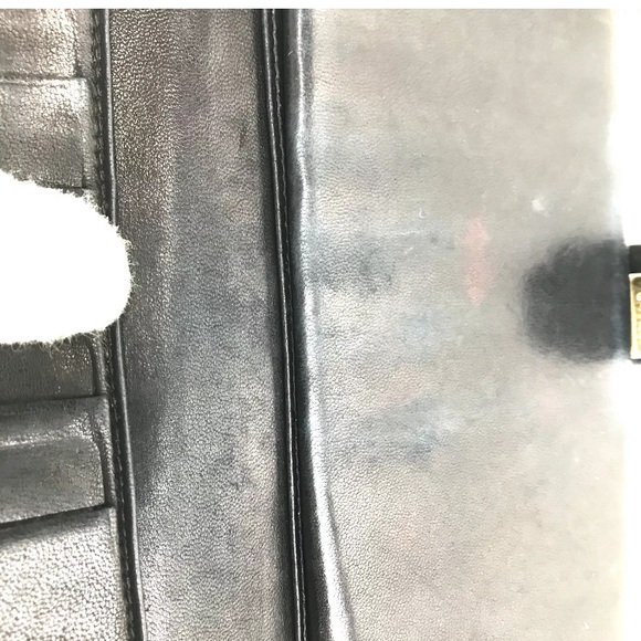 AUTH CHANEL Caviar Skin two-fold wallet black GUC - Picture 10 of 11